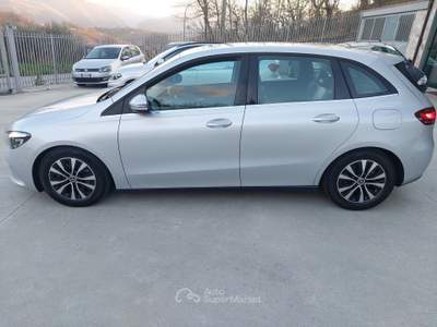Mercedes-Benz Classe B B 180 d Automatic AMG Line Premium Grigio usata Balvano