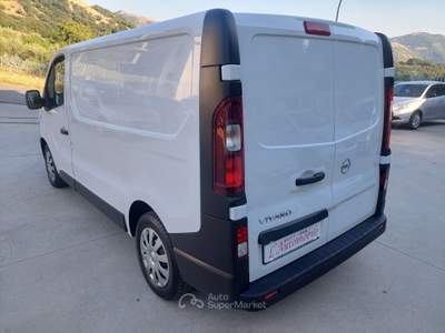 Opel Vivaro 1.6cdti 120cv 3posti 2019 Bianco usata Balvano