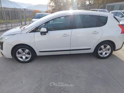 Peugeot 3008 cambio robotizzato Blu/Azzurro usata Balvano