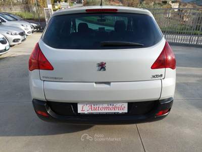 Peugeot 3008 cambio robotizzato Blu/Azzurro usata Balvano