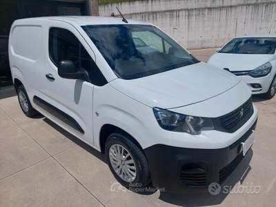 Peugeot Partner cv 2020 Bianco usata Balvano