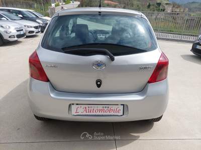 Toyota Yaris benzina 5 porte Sol Grigio usata Balvano