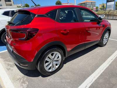Renault Captur Full Hybrid 145 CV Rosso usata Lanciano