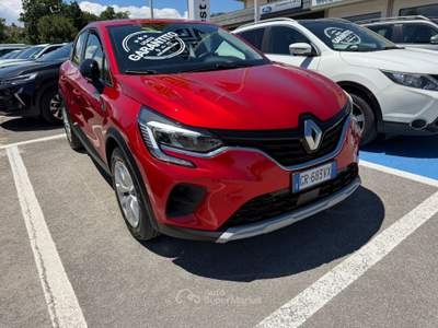 Renault Captur Full Hybrid 145 CV Rosso usata Lanciano