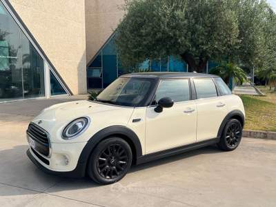 MINI Clubman 1.5 Cooper D Business Beige usata Gela