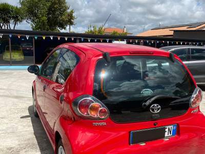 Toyota Aygo Tenuta in ottimo stato Rosso usata Cancello ed Arnone