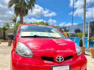 Toyota Aygo Tenuta in ottimo stato Rosso usata Cancello ed Arnone