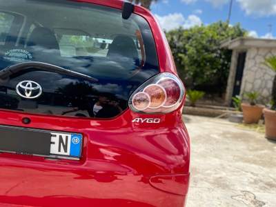 Toyota Aygo Tenuta in ottimo stato Rosso usata Cancello ed Arnone