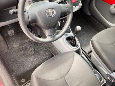 Toyota Aygo Tenuta in ottimo stato Rosso usata Cancello ed Arnone