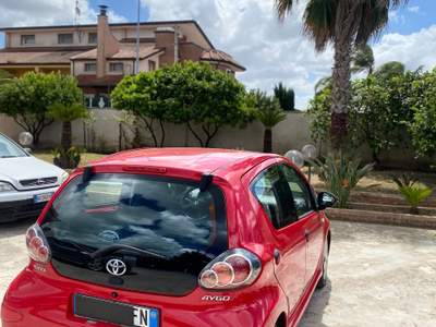 Toyota Aygo Tenuta in ottimo stato Rosso usata Cancello ed Arnone