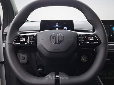 MG3  hybrid+ lux my25.5 white Bianco usata Firenze