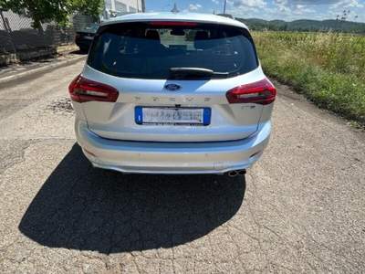 Ford Focus Focus 1.0 EcoBoost Hybrid 125CV Powershift SW ST-Line Design Argento usata Laterina