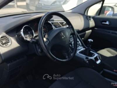 Peugeot 5008 Peugeot 5008 Sette Posti Bianco usata Terni