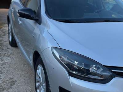 Renault Mégane MEGANE dCi 110CV LIMITED KMCERT GARANZ UNI usata Odolo