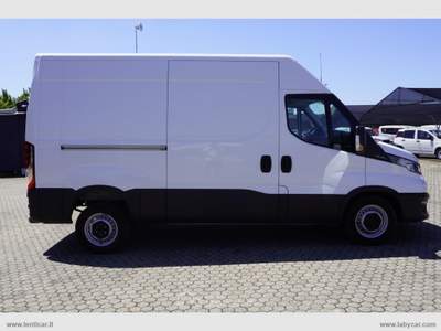 Iveco Daily Daily 35S12V 2.3 HPT PM-TM Furg. Euro 6D-Temp Bianco usata Castelletto di Branduzzo