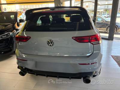 Volkswagen Golf VW Golf 1.0 eTSI EVO DSG Life scarico akrapovic, n usata Fiesso d'Artico