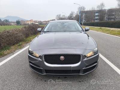 Jaguar XE 2,0 180CV- AUTOMATICA-EURO 6- MOTORE NUO usata Brescia