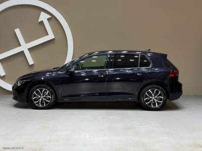 Volkswagen Golf Golf 1.0 eTSI EVO DSG Life *PACK LUCI*CLIMA 3 ZONE*NEOPATENTATI* Nero usata Castrezzato