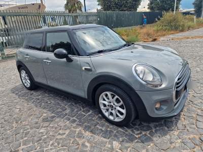 MINI Clubman 1.5 Cooper D cambio automatico usata Torre Annunziata