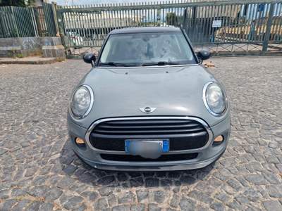 MINI Clubman 1.5 Cooper D cambio automatico usata Torre Annunziata