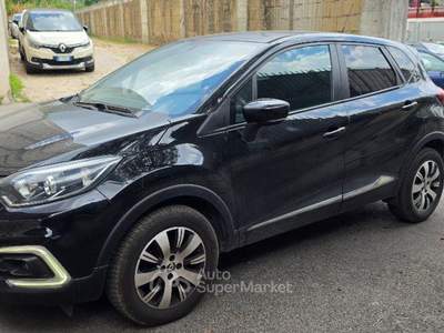 Renault Captur TCe 12V 90 CV Life Nero usata Napoli