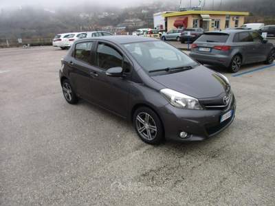 Toyota Yaris 1.4-D LOUNGE GARANTITA FULL OPTIONAL Grigio usata Ariano Irpino
