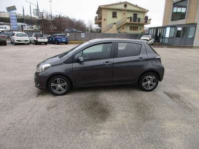 Toyota Yaris 1.4-D LOUNGE GARANTITA FULL OPTIONAL Grigio usata Ariano Irpino