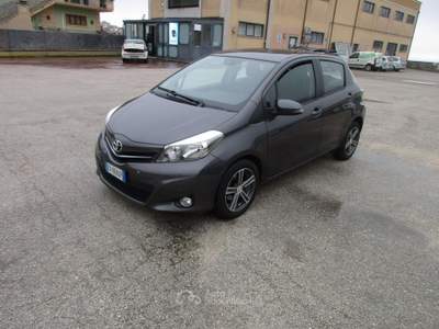 Toyota Yaris 1.4-D LOUNGE GARANTITA FULL OPTIONAL Grigio usata Ariano Irpino
