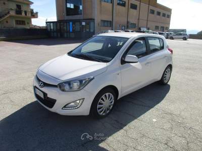 Hyundai i20 GPL 5p 1.2 bluedrive GARANTITA FULL OPTIONAL Bianco usata Ariano Irpino