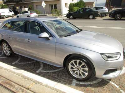 Audi A4 V 2019 Avant 35 2.0 tdi mhev Busines163cv s-tronic Argento usata Ariano Irpino