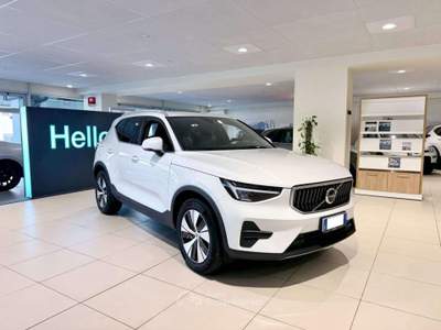 Volvo XC40 XC40 2023 1.5 t5 recharge phev Core auto Bianco usata Savona