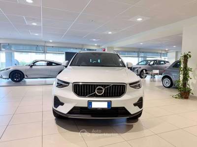 Volvo XC40 XC40 2023 1.5 t5 recharge phev Core auto Bianco usata Savona