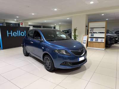Lancia Ypsilon Ypsilon 2023 1.0 firefly hybrid Gold Blu/Azzurro usata Savona