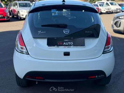 Lancia Ypsilon 1.0 Hybrid Gold Plus CARPLAY/RETROCAM-PROMO FIN Bianco usata Verona