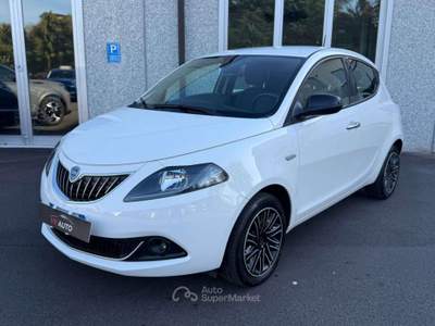 Lancia Ypsilon 1.0 Hybrid Gold Plus CARPLAY/RETROCAM-PROMO FIN Bianco usata Verona