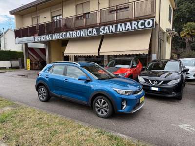 Kia Stonic 1.0 T-GDi 100 CV MHEV iMT Style Blu/Azzurro usata Mirano