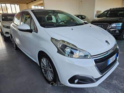Peugeot 208 5p 1.2 puretech Allure NEOPATENTATI Bianco usata Martinengo