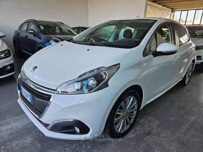 Peugeot 208 5p 1.2 puretech Allure NEOPATENTATI Bianco usata Martinengo