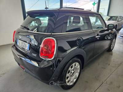 MINI Clubman 1.2 benzina  75cv 3p TETTO APRIBILE / NEOPATENTATI Nero usata Martinengo