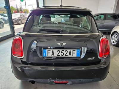 MINI Clubman 1.2 benzina  75cv 3p TETTO APRIBILE / NEOPATENTATI Nero usata Martinengo