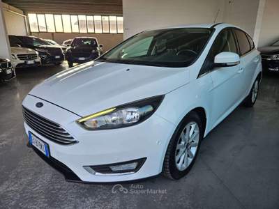 Ford Focus 2015 5p 1.5 tdci Plus s E6 neopatentati Bianco usata Martinengo