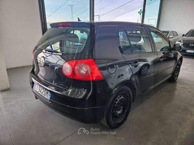 Volkswagen Golf 5p 1.6 fsi Comfortline neopatentati Nero usata Martinengo