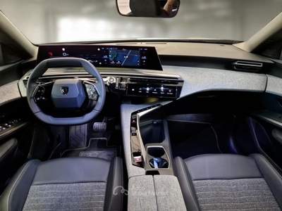 Peugeot 3008 PEUGEOT 3008 HYBRID 136 ALLURE E-DCS 6 SUV usata Bentivoglio