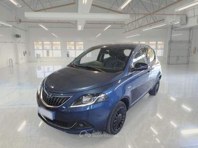 Lancia Ypsilon LANCIA YPSILON 1.0 FIREFLY 70 CV SES HYBRID SILVER 5 PORTE BERLINA usata Roma