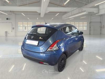 Lancia Ypsilon LANCIA YPSILON 1.0 FIREFLY 70 CV SES HYBRID SILVER 5 PORTE BERLINA usata Roma
