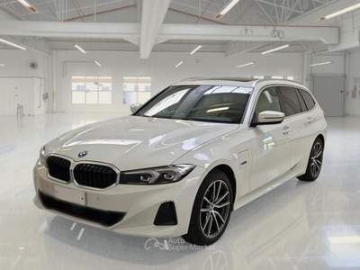 BMW Serie 3 330e BMW SERIE 3 330E XDRIVE BUSINESS ADVANTAGE TOURING AUTO STATION WAGON usata Casei Gerola