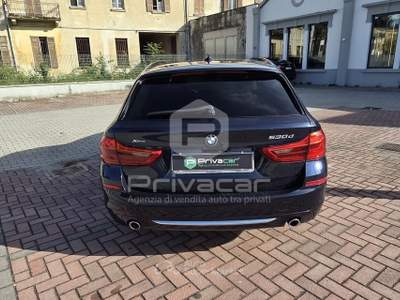 BMW Serie 5 530d BMW 530d xDrive 249CV Touring Luxury Blu/Azzurro usata Gallarate