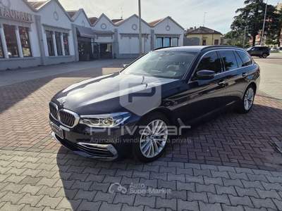 BMW Serie 5 530d BMW 530d xDrive 249CV Touring Luxury Blu/Azzurro usata Gallarate