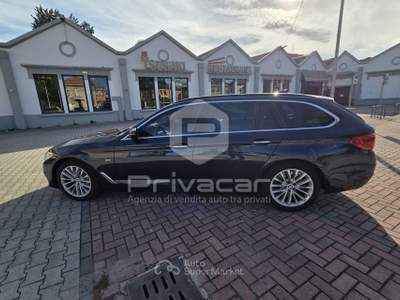 BMW Serie 5 530d BMW 530d xDrive 249CV Touring Luxury Blu/Azzurro usata Gallarate