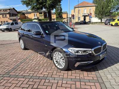 BMW Serie 5 530d BMW 530d xDrive 249CV Touring Luxury Blu/Azzurro usata Gallarate
